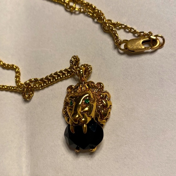 Lion and Stone Pendant Necklace - Picture 3 of 5